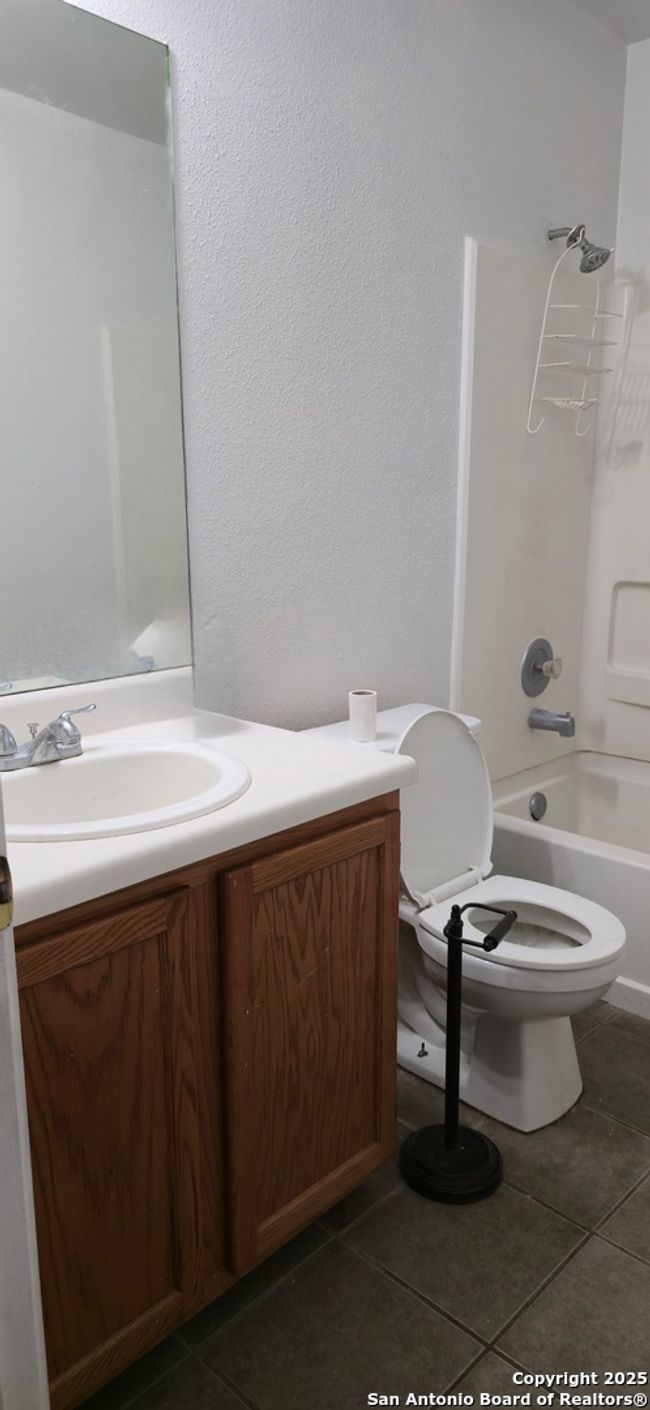 335 Silver Bit, House other with 3 bedrooms, 2 bathrooms and null parking in San Antonio TX | Image 6