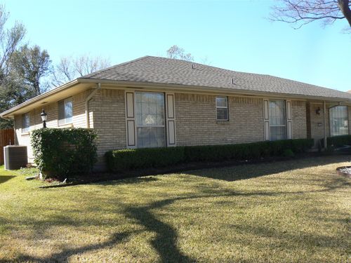1025 Gracelane Dr, Desoto, TX, 75115-3301 | Card Image