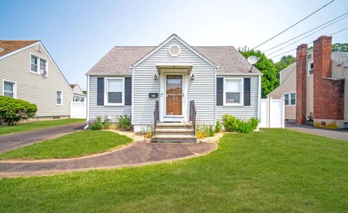 103 Saltonstall Pkwy, East Haven, CT, 06512-2424 | Card Image