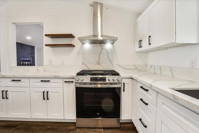 New Gas Stove in kitchen | Image 8