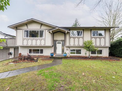 1018 Damelart Way, Brentwood Bay, BC, V8M1H7 | Card Image