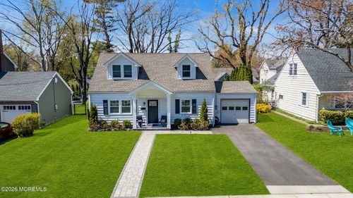 11 Borden St, Shrewsbury, NJ, 07702-4422 | Card Image