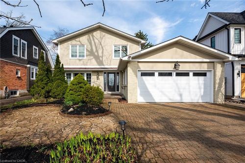 327 Macdonald Rd, Oakville, ON, L6J2A8 | Card Image