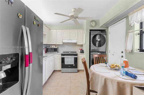 209-1800 W 54th St, Hialeah, FL, 33012-2166 | Card Image