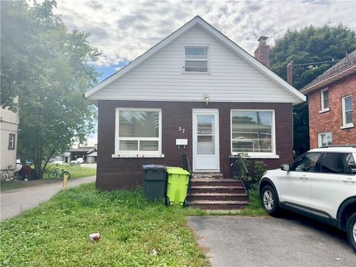 37 Albert St E, Sault Ste. Marie, ON, P6A2H7 | Card Image