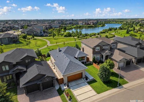 254 Whalley Cres, House with 3 bedrooms, 3 bathrooms and 4 parking in Saskatoon SK | Card Image