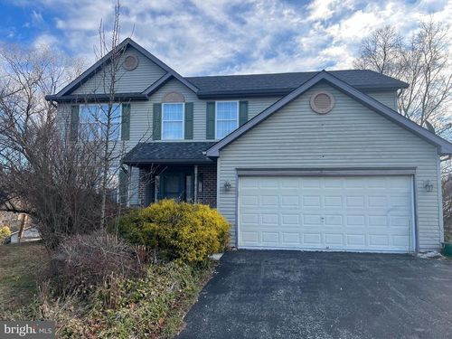 206 Hall Drive, HANOVER, PA, 17331 | Card Image