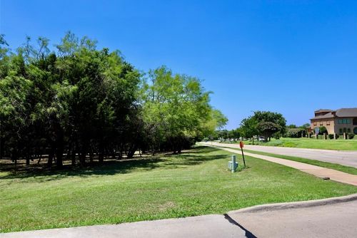 2501 Eagle Creek Dr, Cedar Hill, TX, 75104-8275 | Card Image
