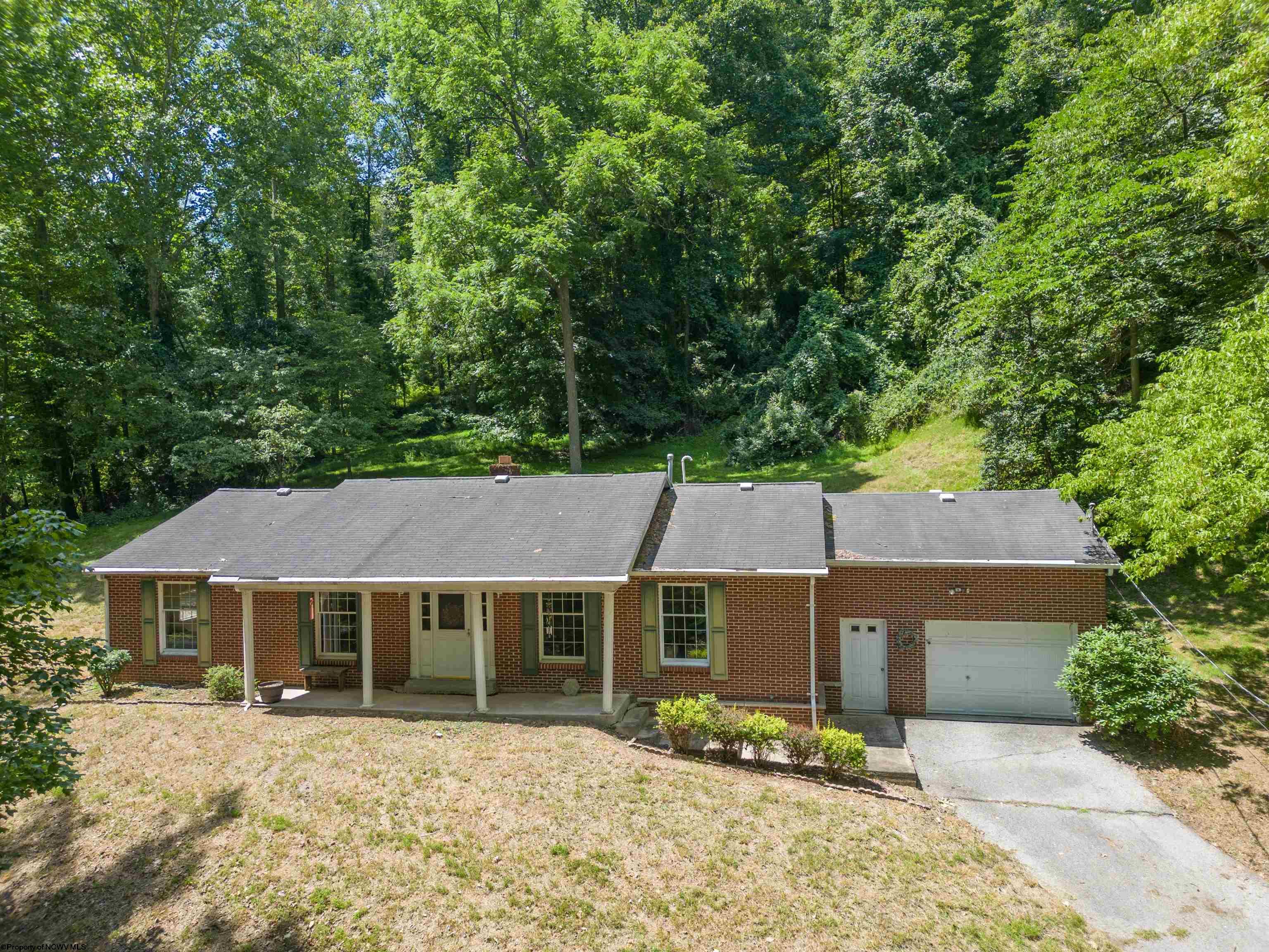 Terrace Ave, Weston, WV 26452