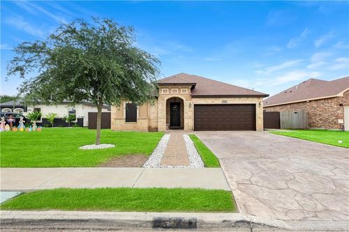 306 Los Laureles Dr, San Juan, TX, 78589-0136 | Card Image