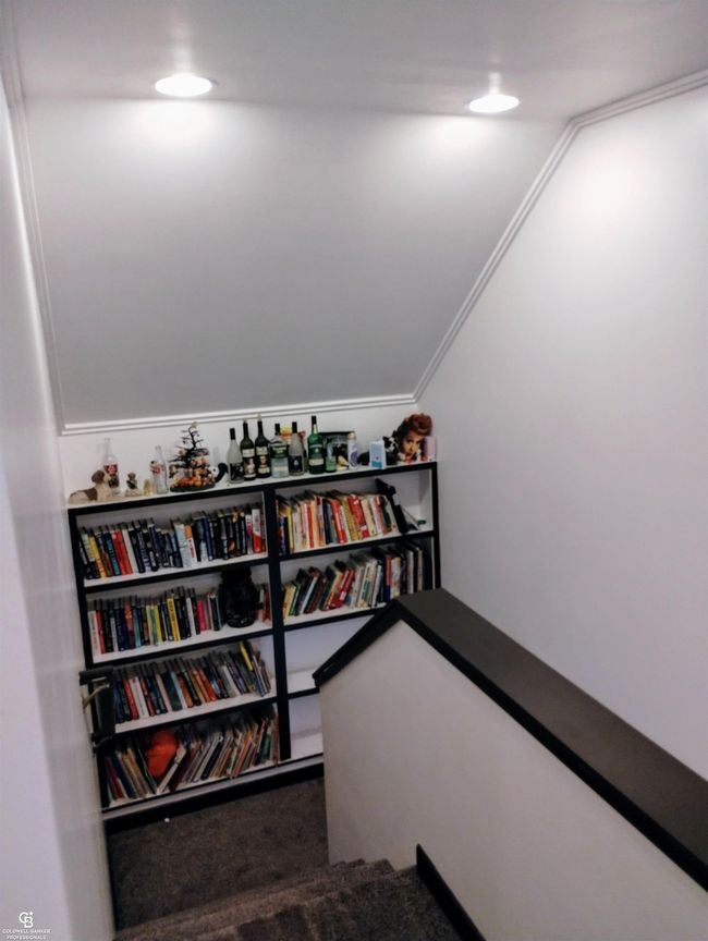 Built in Book Shelves | Image 31