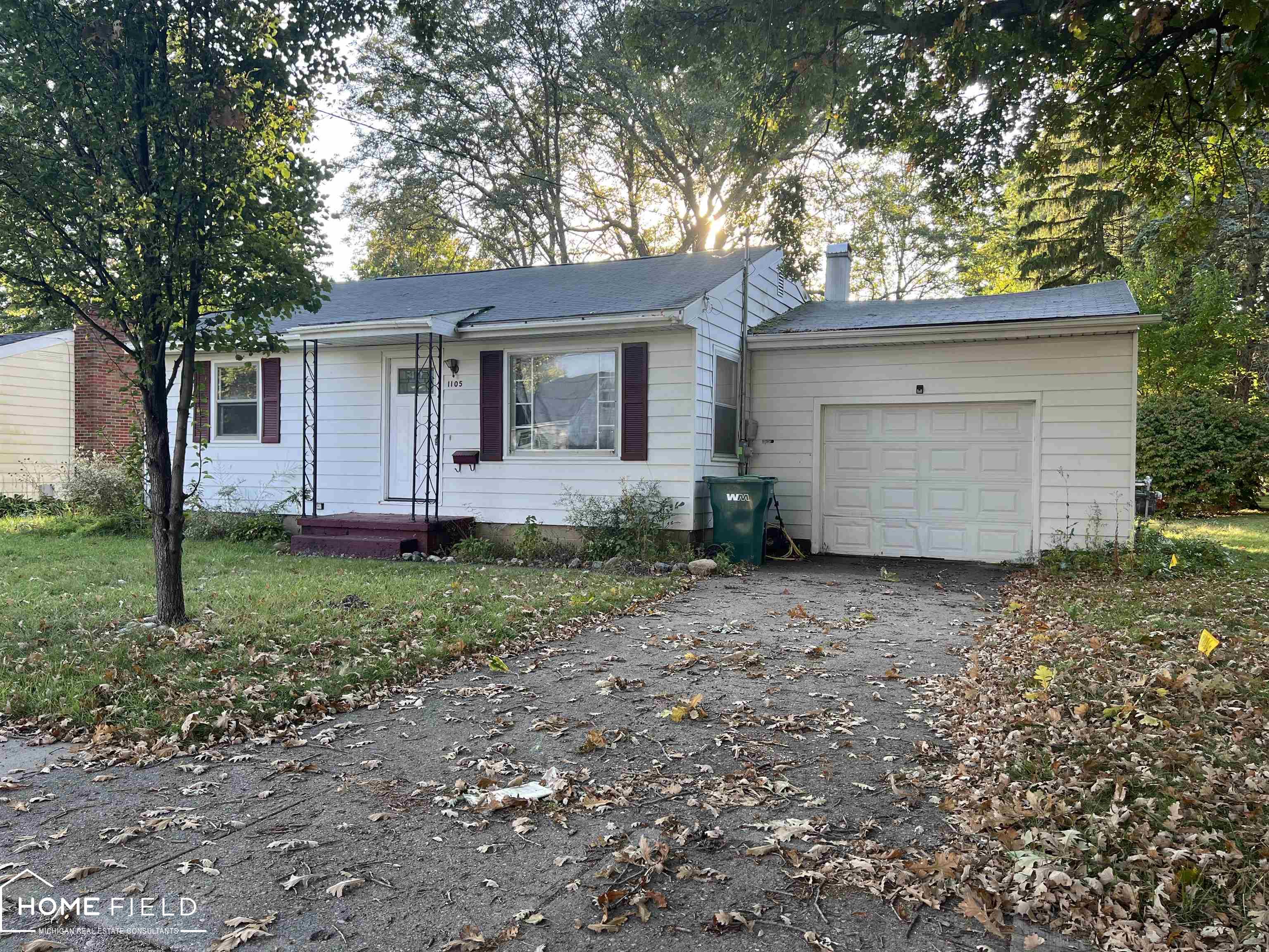 Dewey St, Owosso, MI 48867