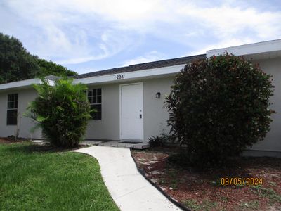 2931 Sw Birtle Court, House other with 3 bedrooms, 2 bathrooms and null parking in Port St Lucie FL | Image 3