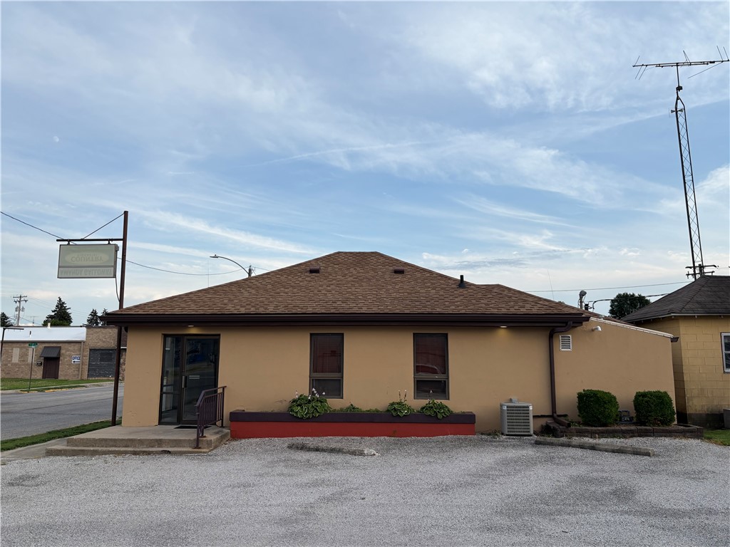 120 S Main St, Georgetown, IL 61846