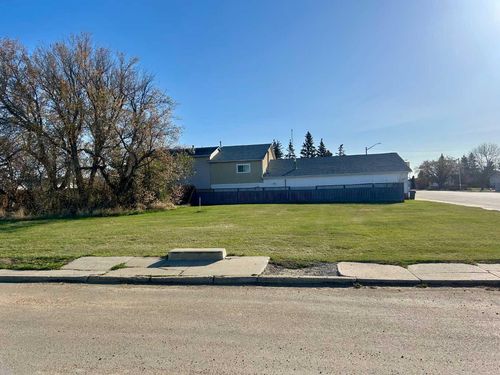 2, 4, 6 Main Street, Hay Lakes, AB, T0B1W0 | Card Image