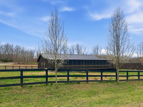 9007 Redbud Ln, Nunnelly, TN, 37137-3782 | Card Image