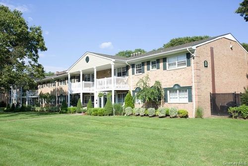 01-d-111 College Rd, Selden, NY, 11784-2800 | Card Image