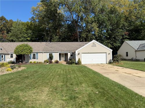 556 Greenside Dr, Painesville, OH, 44077-4875 | Card Image