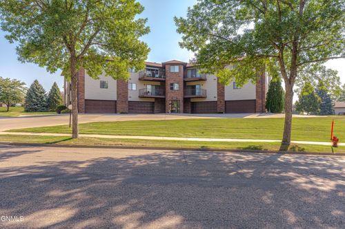 204-3305 Montreal Street, Bismarck, ND, 58503 | Card Image