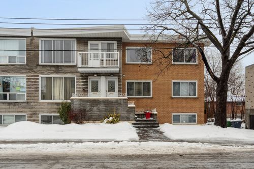 5738 Av Lockwood, Côte-Saint-Luc, QC, H4W1Y9 | Card Image