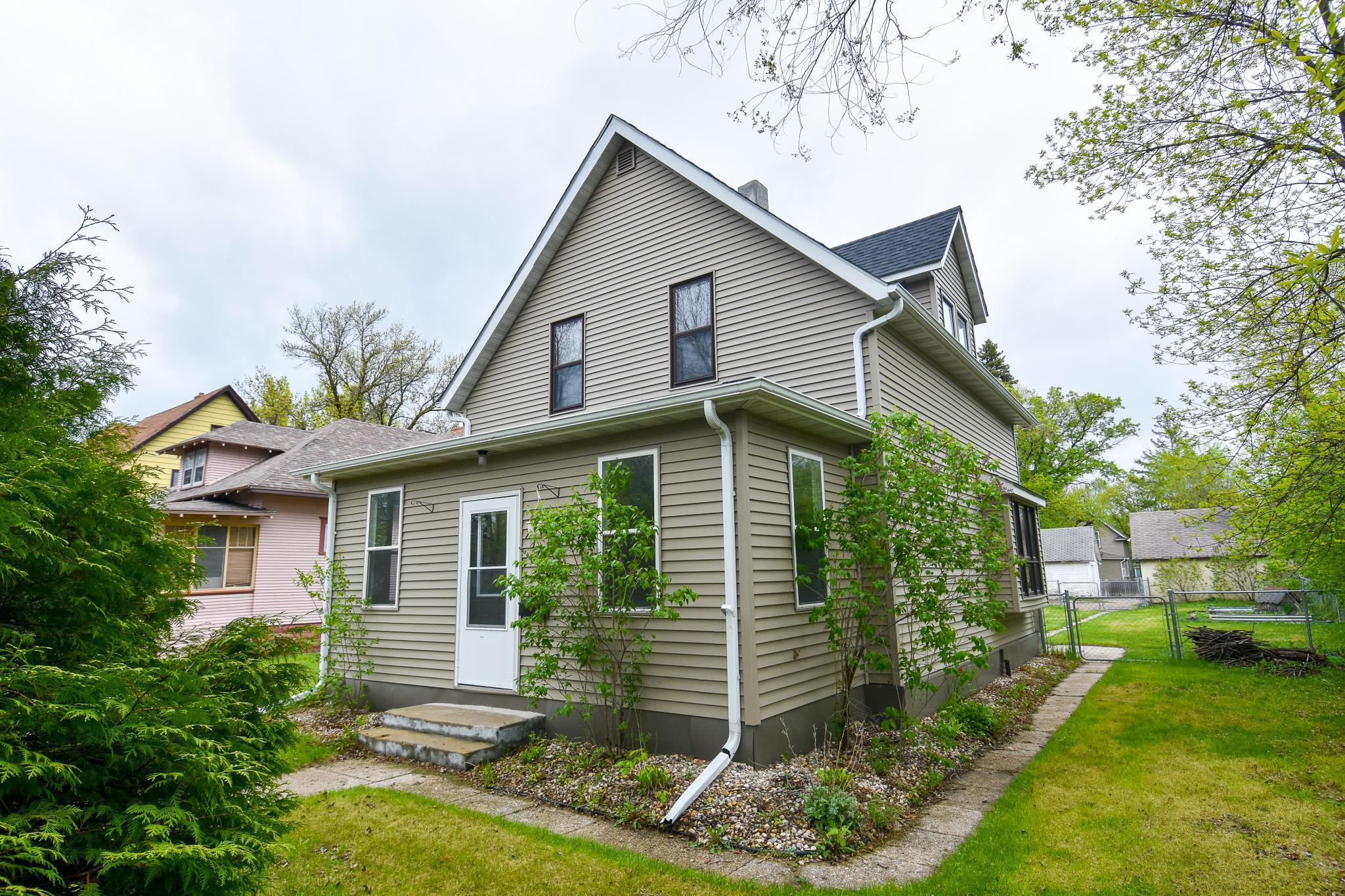 Knight Ave, Thief River Falls, MN 56701