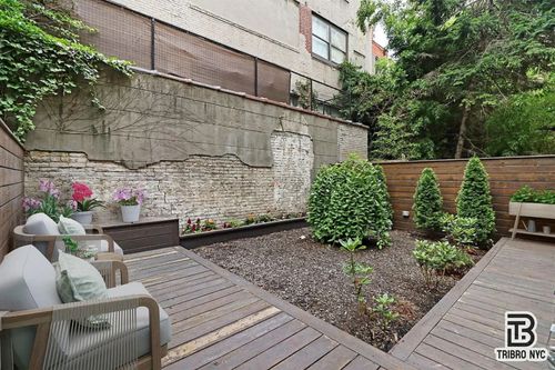 1s-62-07 Catalpa Ave, Ridgewood, NY, 11385-9103 | Card Image