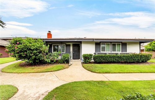 69-8129 Woodland Dr, Buena Park, CA, 90620-2268 | Card Image