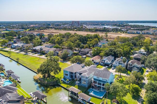 211 Valmar St, House other with 4 bedrooms, 4 bathrooms and 2 parking in Kemah TX | Image 11