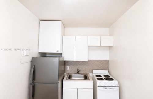 209-5305 Biscayne Blvd, Miami, FL, 33137-3206 | Card Image