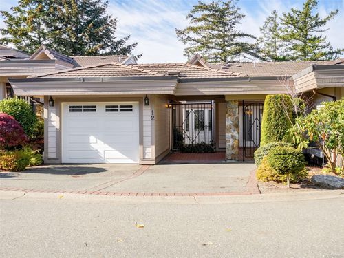 12-934 Boulderwood Rise, Saanich, BC, V8Y3H5 | Card Image