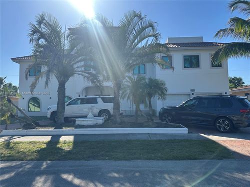 5900 Ne 21st Ln, Fort Lauderdale, FL, 33308-2518 | Card Image