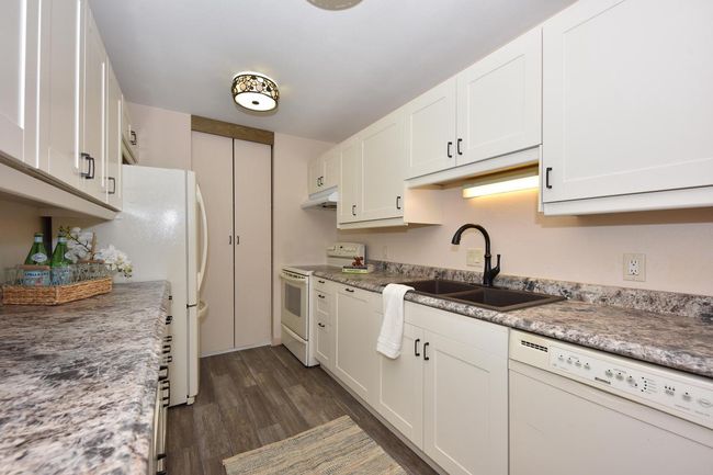 234 - 425 W Willow Court, Condo with 2 bedrooms, 2 bathrooms and null parking in FOX POINT WI | Image 8