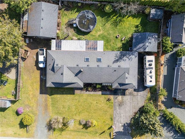 1306 Woodland Dr, House other with 4 bedrooms, 4 bathrooms and 10 parking in French Creek BC | Image 8