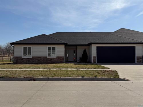 640 S 9th St, Akron, IA, 51001-8402 | Card Image