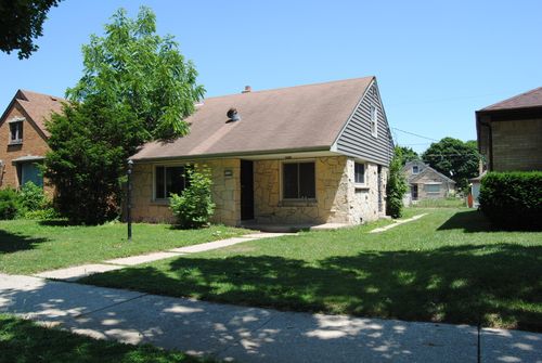 5126 N 67th St, Milwaukee, WI, 53218-4044 | Card Image