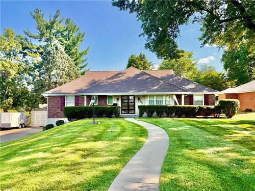 107 Winston Pl, Saint Joseph, MO, 64506-3147 | Card Image