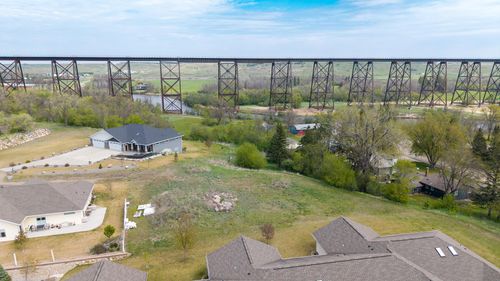 554 Legacy Ln, Valley City, ND, 58072-2218 | Card Image