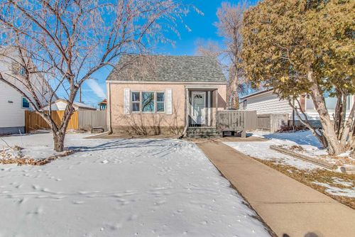 120 11 St Sw, Medicine Hat, AB, T1A4S3 | Card Image