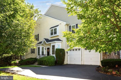 70 Longview Ln, Newtown Square, PA, 19073-1068 | Card Image
