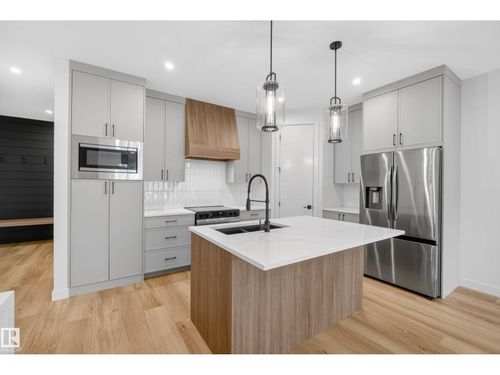 99 Newbury Cir, Sherwood Park, AB, T8B0E9 | Card Image