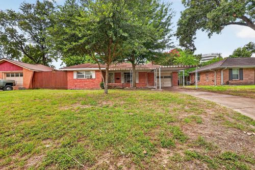 1007 W 30th St, Houston, TX, 77018-8207 | Card Image