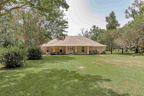8242 Comite Acres Dr, Baker, LA, 70714-6211 | Card Image