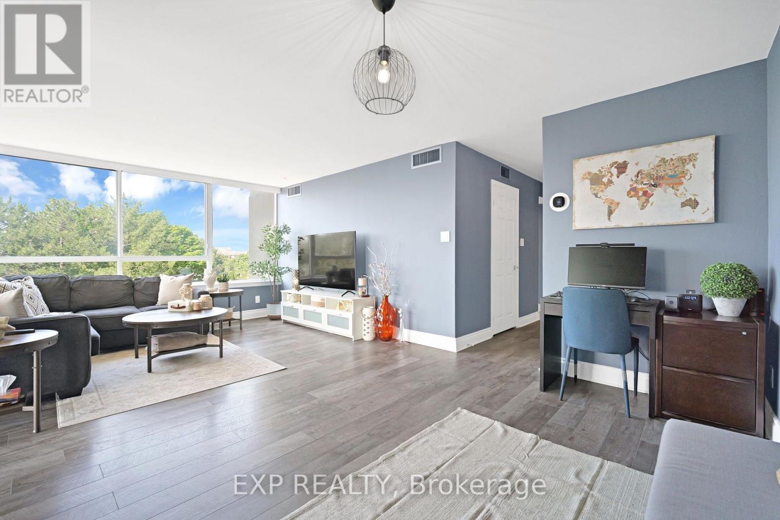 Residential in Mississauga (Erindale) 5