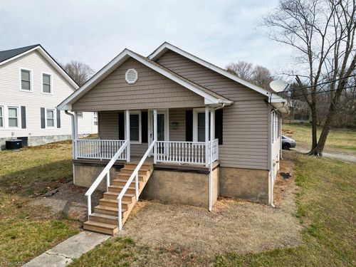 711 South Street, Mount Airy, NC, 27030 | Card Image