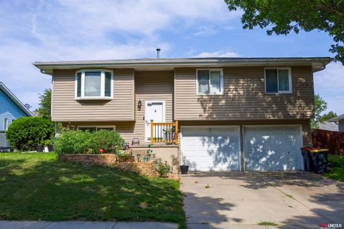 5008 Bunker Hill Rd, Lincoln, NE, 68521-1108 | Card Image