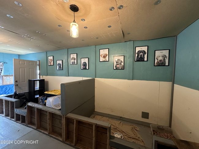 Office/Workshop/Kennel Area | Image 34