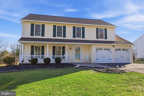 348 Burgundy Ln, NEWTOWN, PA, 18940-1664 | Card Image
