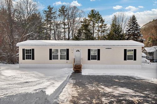 51 W Mountain Rd, Corinth, NY, 12822-2503 | Card Image