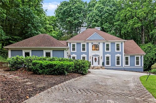 590 Valley Hall Dr, Sandy Springs, GA, 30350-4631 | Card Image
