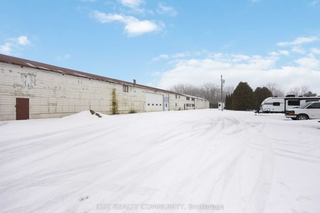 329 Parkhill Dr, Home with 0 bedrooms, 1 bathrooms and null parking in Thedford ON | Image 4